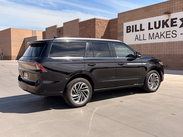 Used 2025 Lincoln Navigator Reserve AWD/4WD image 7