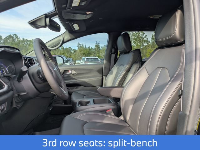 New 2025 Chrysler Pacifica Select image 15