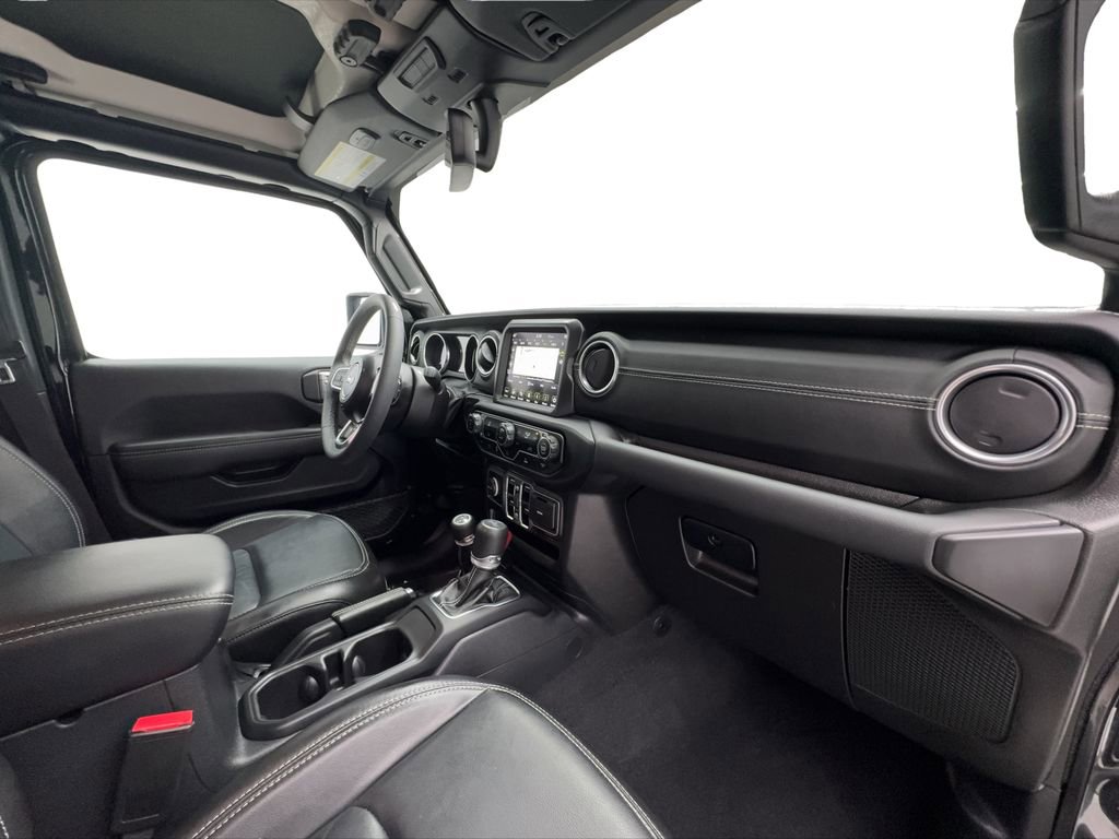 Used 2023 Jeep Wrangler Unlimited Sahara w/ Dual Top Group AWD/4WD image 24