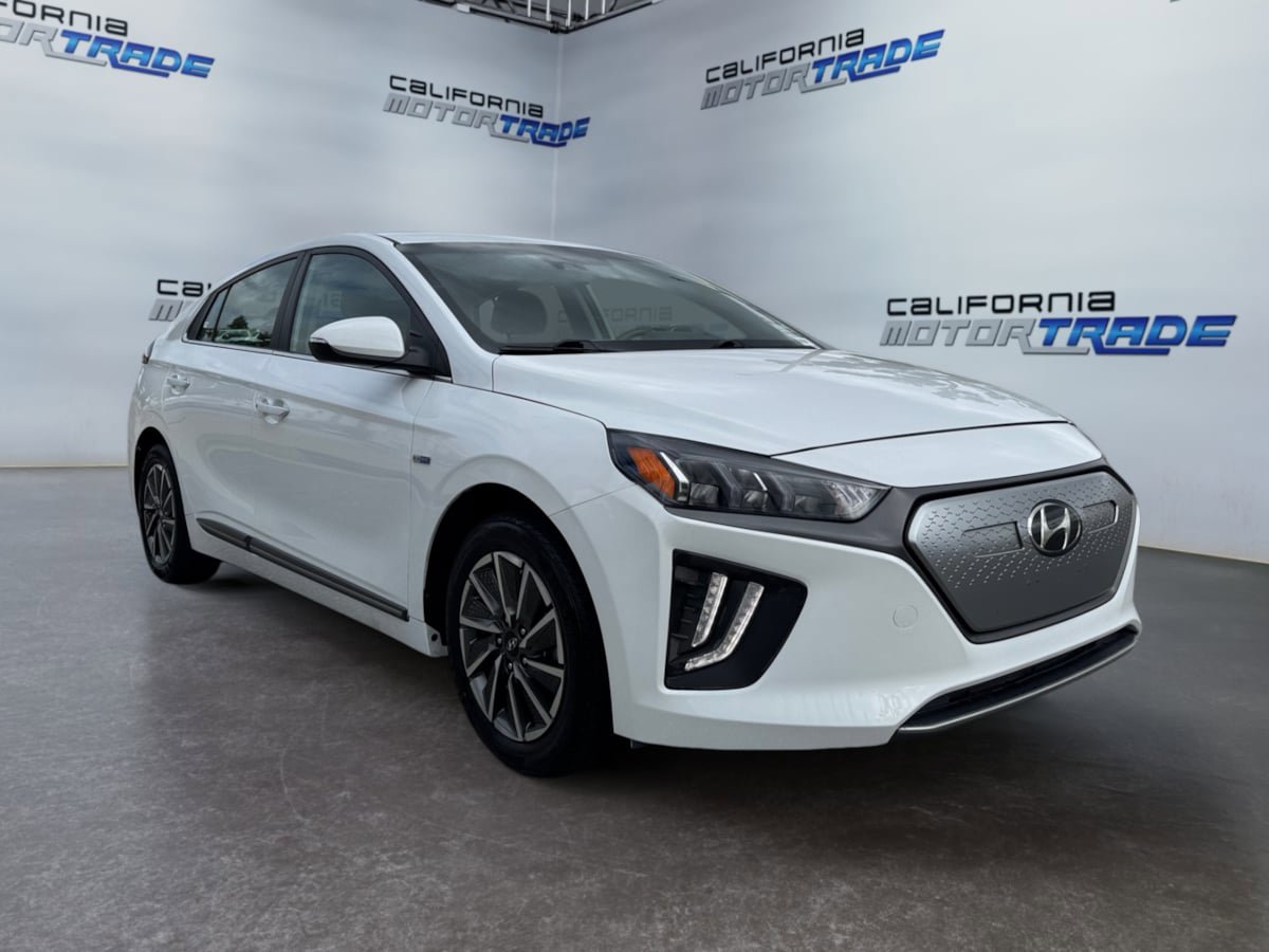 Used 2020 Hyundai Ioniq Limited FWD image 3