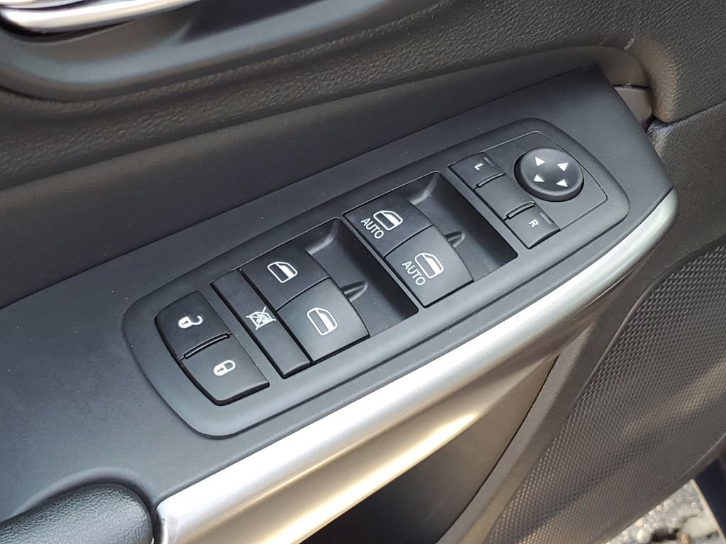 Used 2020 Jeep Cherokee Limited AWD/4WD image 20