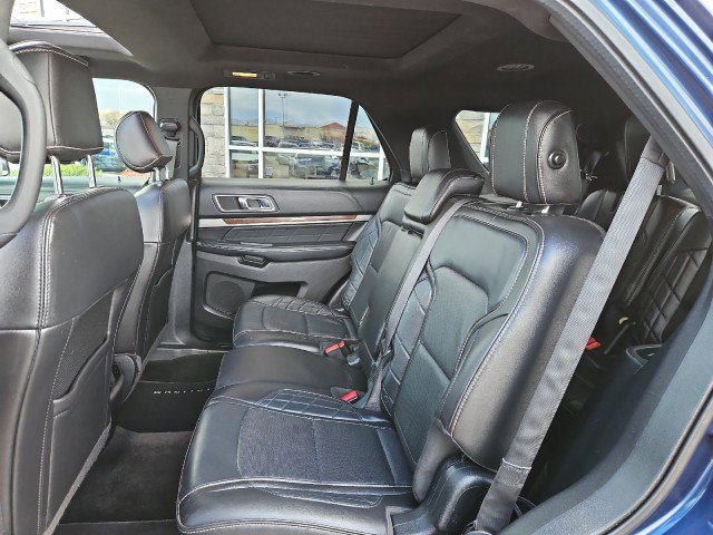 Used 2017 Ford Explorer Platinum image 25