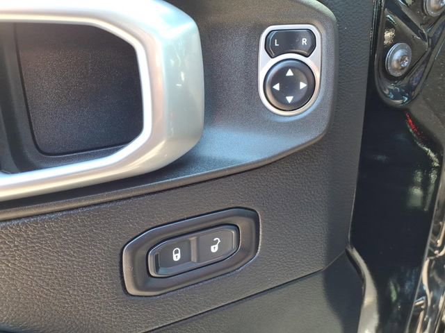 Used 2023 Jeep Wrangler Unlimited Sahara AWD/4WD image 17