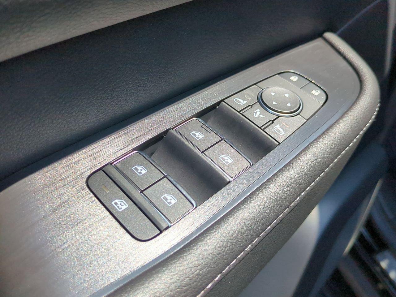 New 2025 Nissan Armada Platinum w/ Convenience Package AWD/4WD image 13