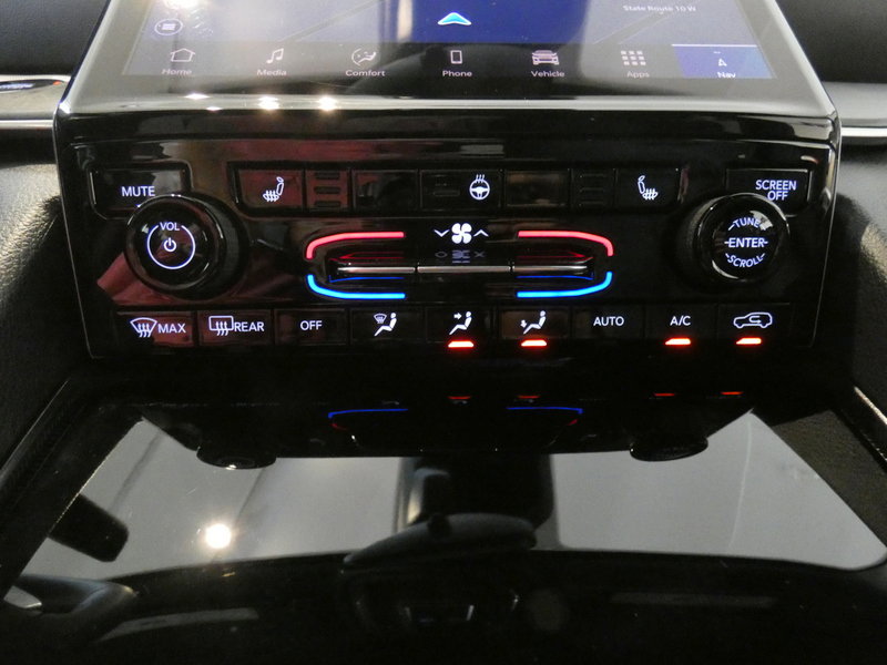 Used 2024 Jeep Grand Cherokee Limited image 16