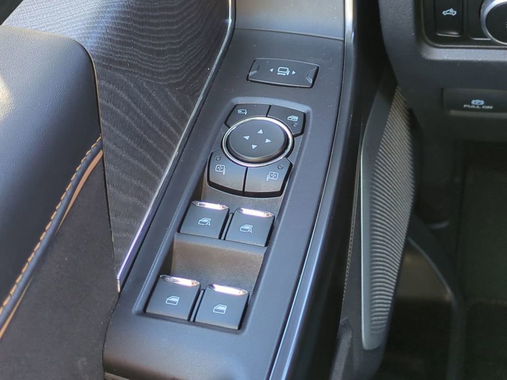 Used 2024 Ford F250 Platinum image 25