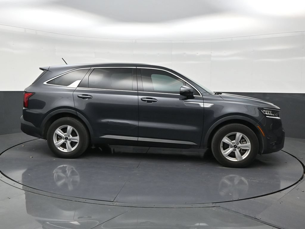 Used 2023 Kia Sorento LX FWD image 6