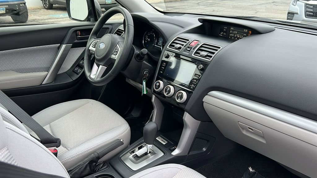 Used 2018 Subaru Forester 2.5i Premium image 12
