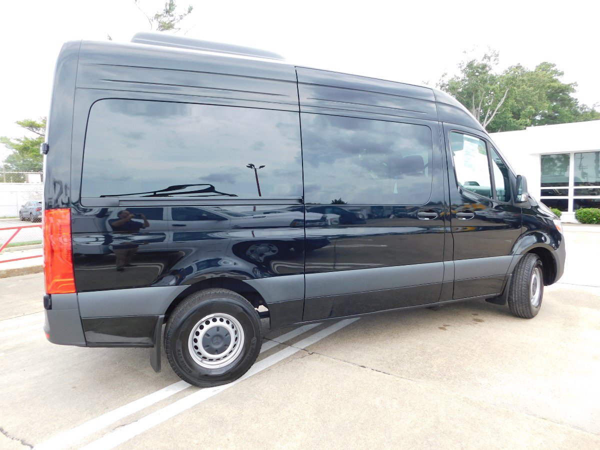Used 2025 Mercedes-Benz Sprinter 2500 image 2