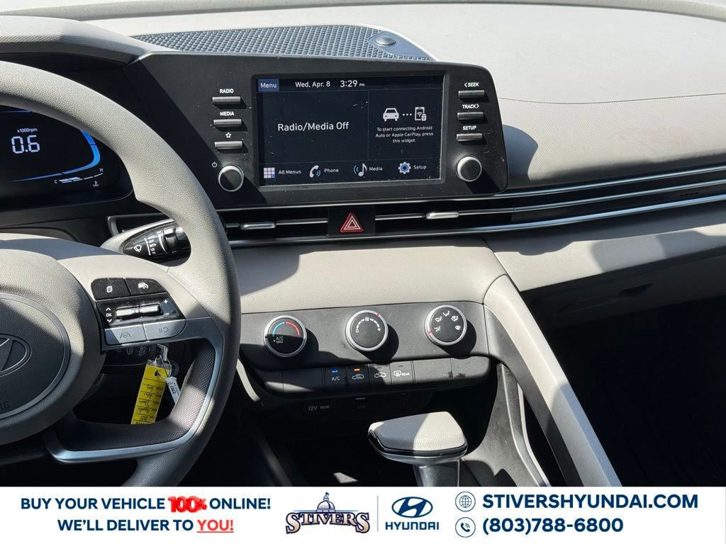 Used 2025 Hyundai Elantra SE image 22