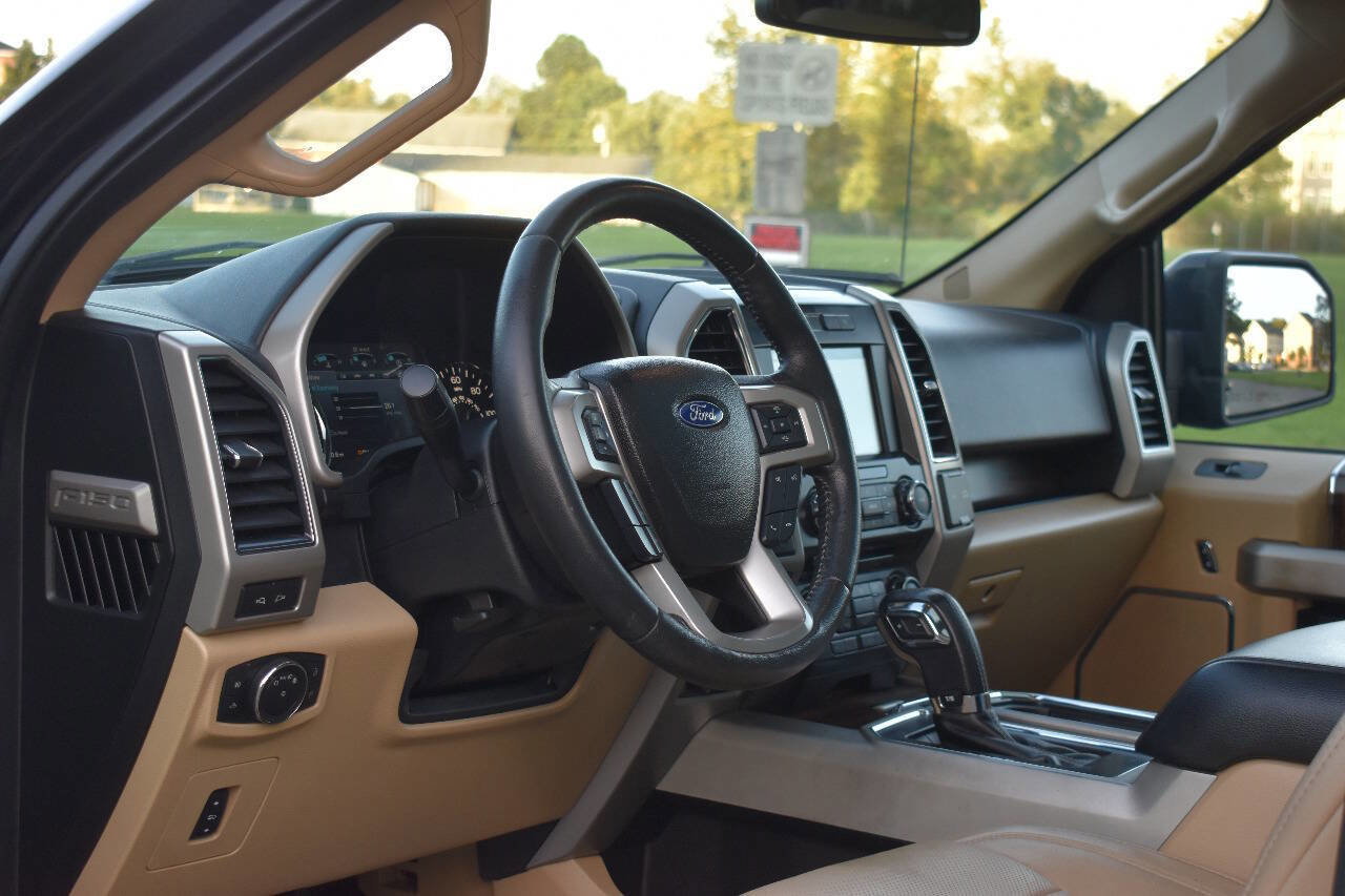 Used 2017 Ford F150 Lariat w/ Equipment Group 501A Mid image 18