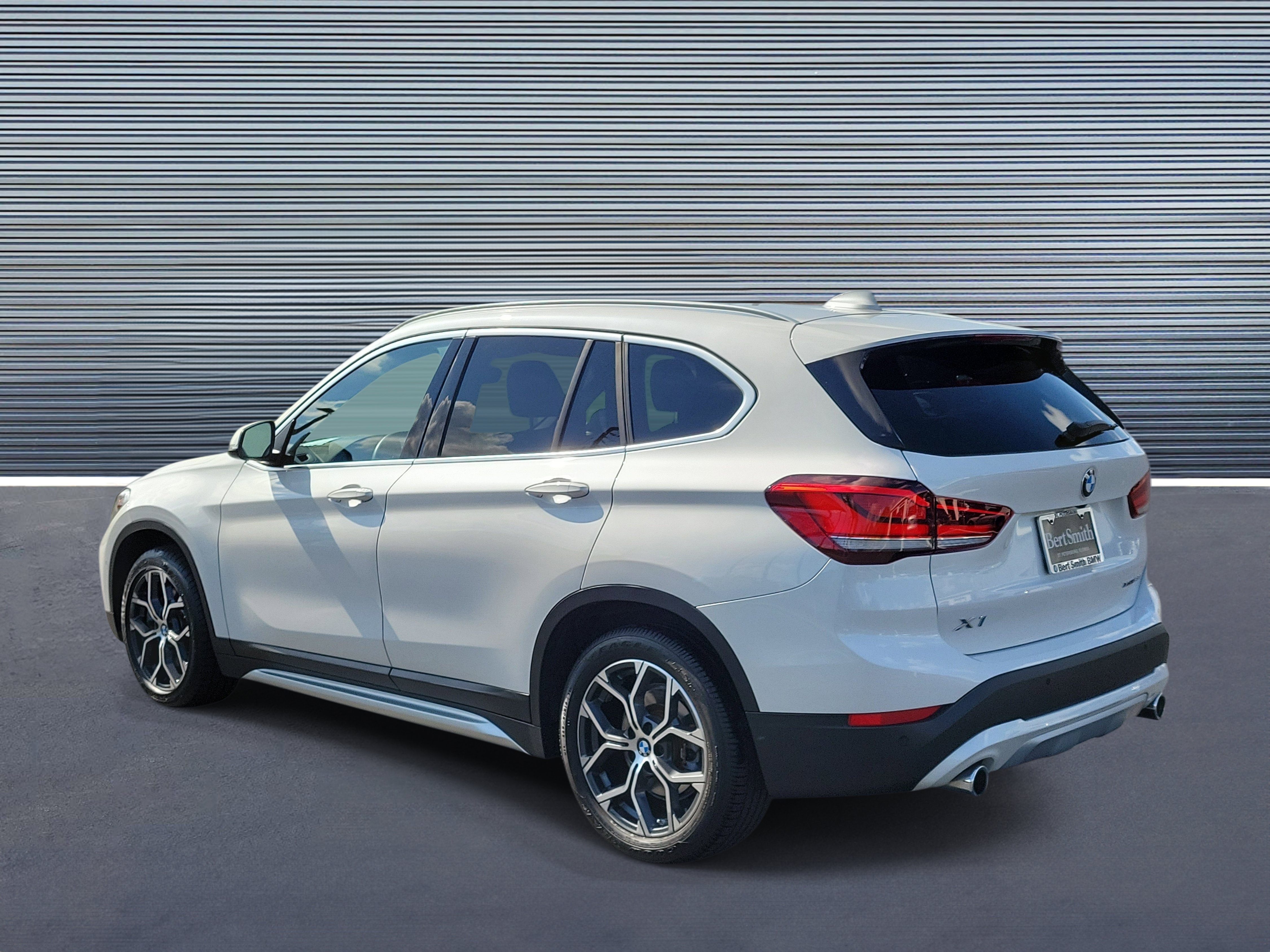 Used 2020 BMW X1 xDrive28i w/ Premium Package AWD/4WD image 4