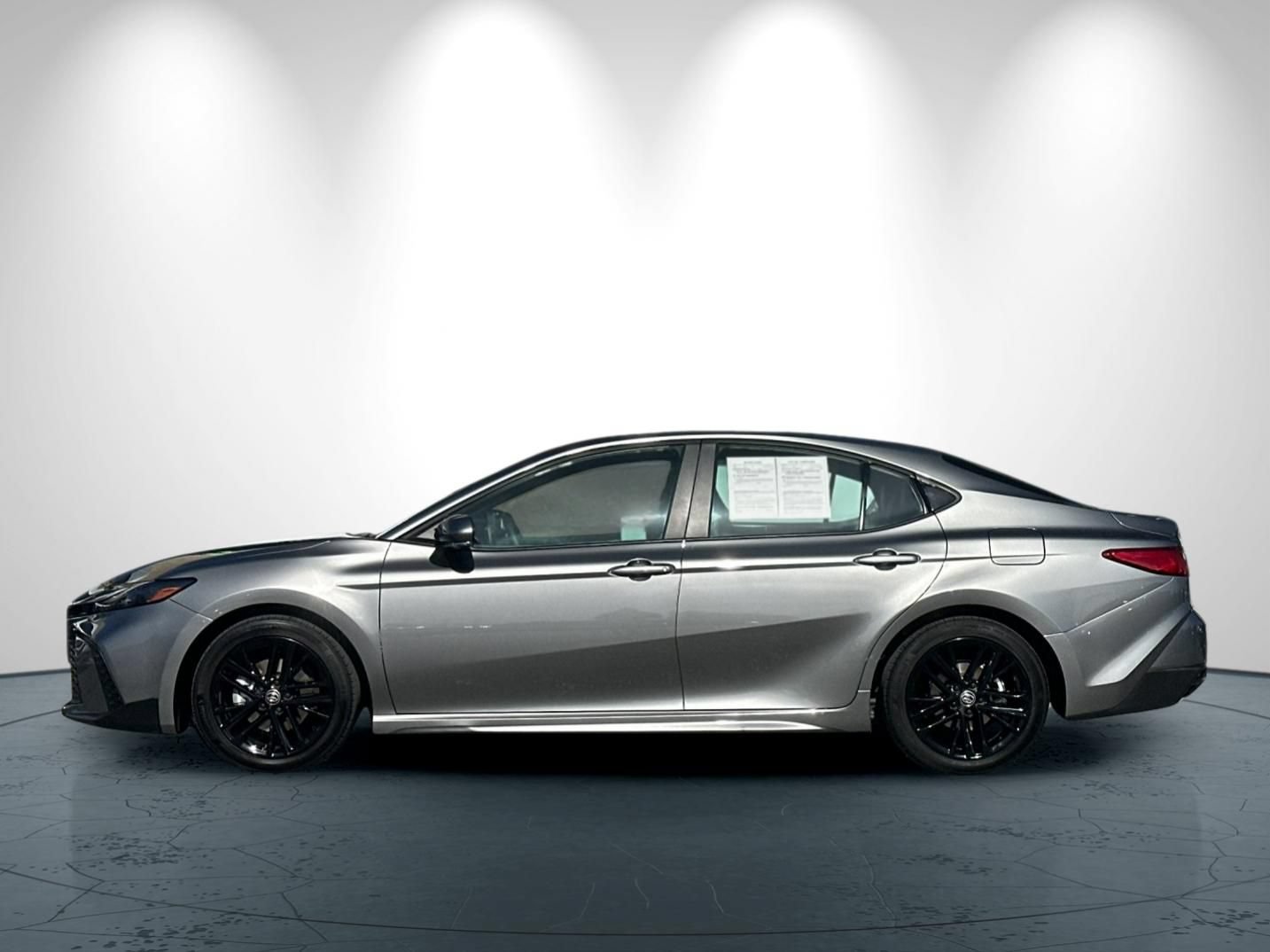 Used 2026 Toyota Camry SE w/ Convenience Package FWD image 7