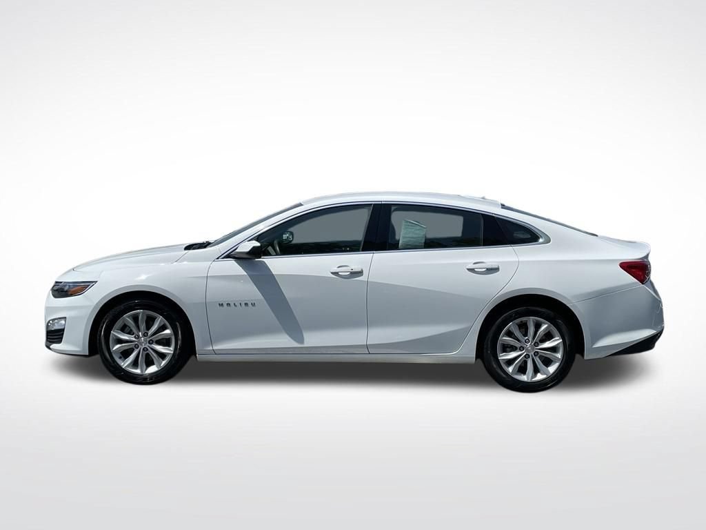 Used 2025 Chevrolet Malibu LT FWD image 2