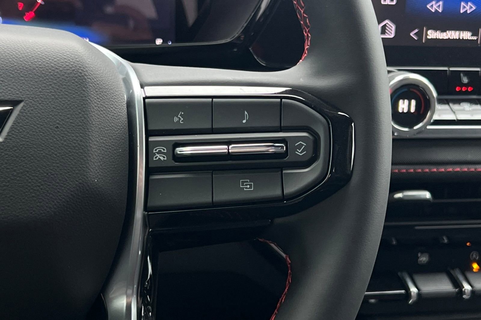 New 2025 Chevrolet Colorado Z71 w/ Midnight Edition image 28