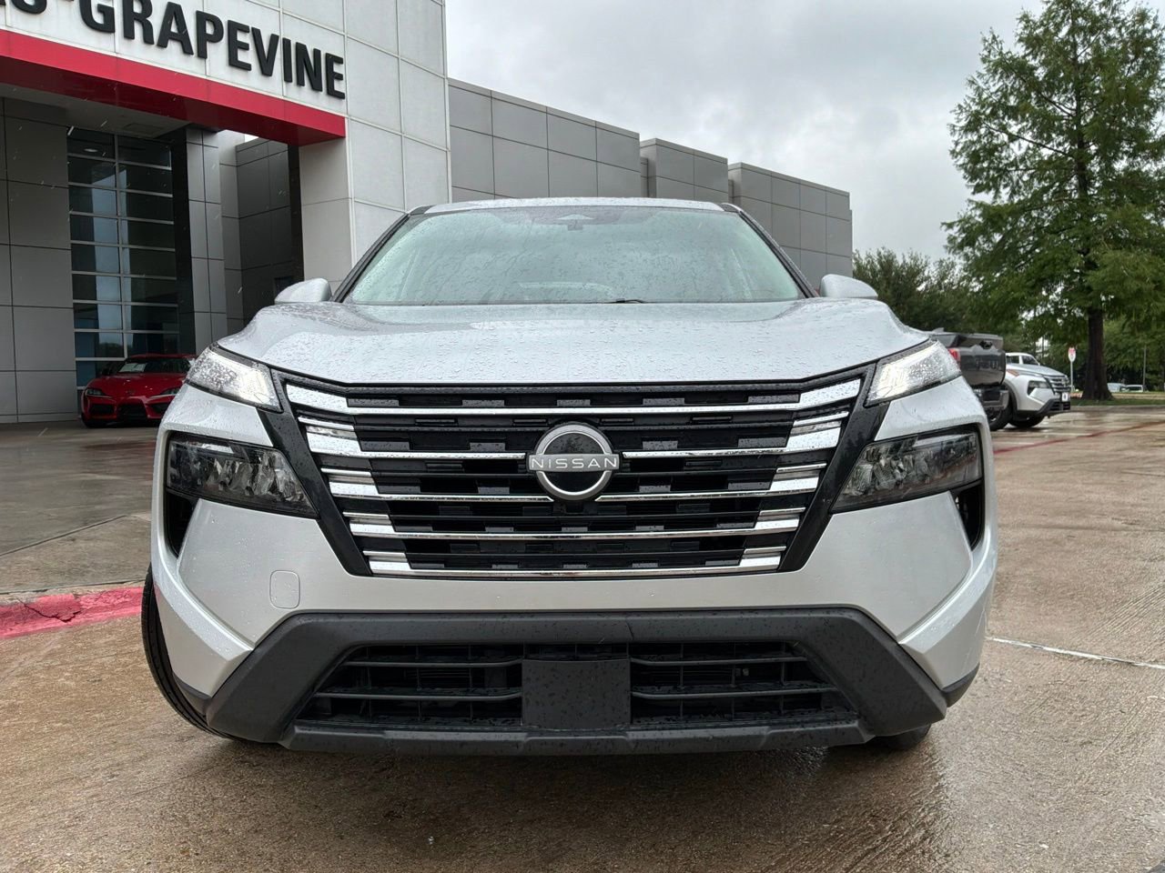 Used 2025 Nissan Rogue SV FWD image 3