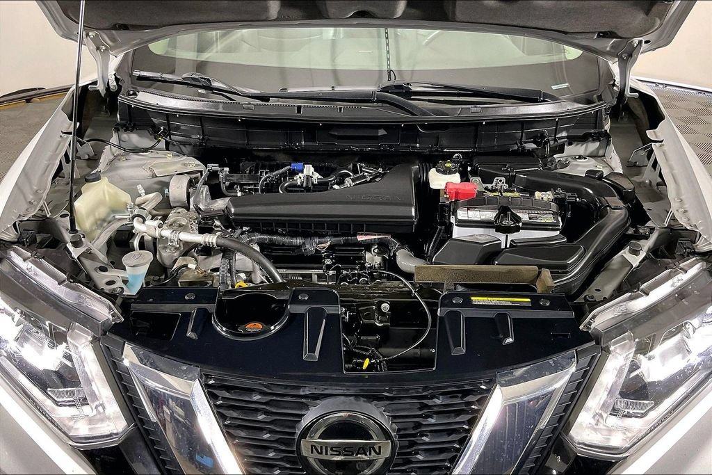 Used 2018 Nissan Rogue SL w/ Premium Package AWD/4WD image 12