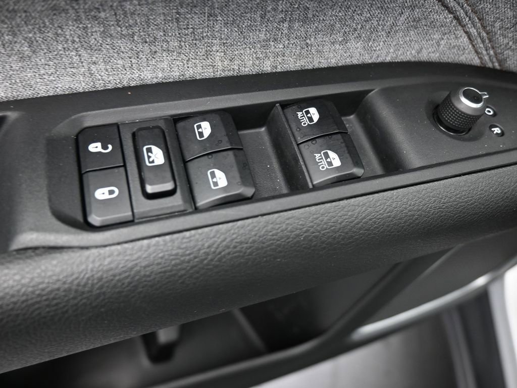 Used 2024 Jeep Compass Latitude image 13