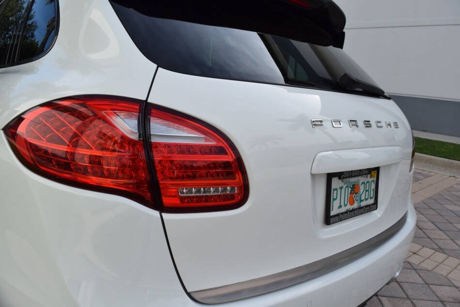 Used 2013 Porsche Cayenne Diesel AWD/4WD image 24