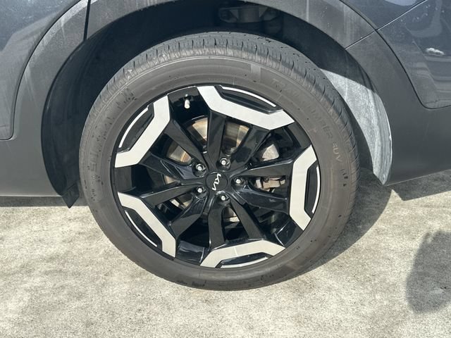 Certified 2023 Kia Telluride EX w/ EX Captain's Chair Package FWD image 13