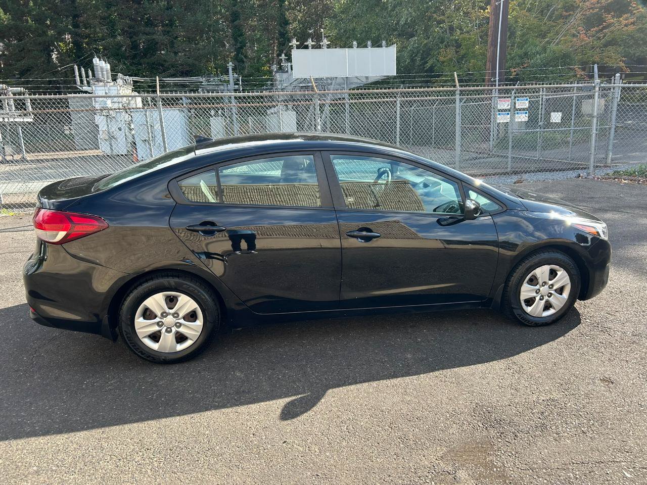 Used 2017 Kia Forte LX FWD image 4