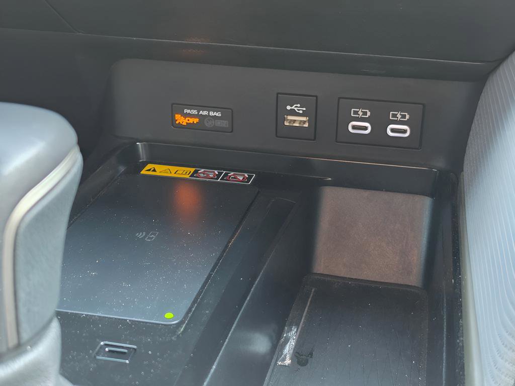 Used 2025 Toyota Camry SE w/ Multimedia Upgrade Package FWD image 16