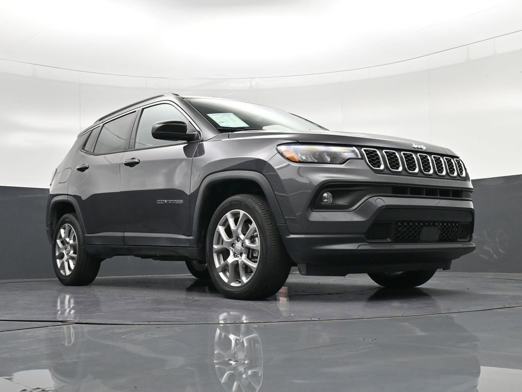 Used 2024 Jeep Compass Latitude AWD/4WD image 26