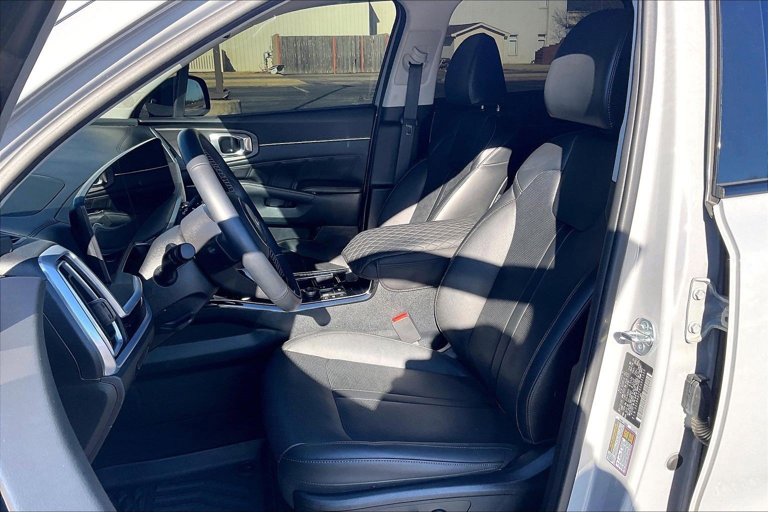 Used 2025 Kia Sorento SX image 7