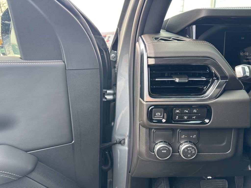 New 2026 GMC Yukon XL Elevation w/ LPO, Elevation Black Package image 14