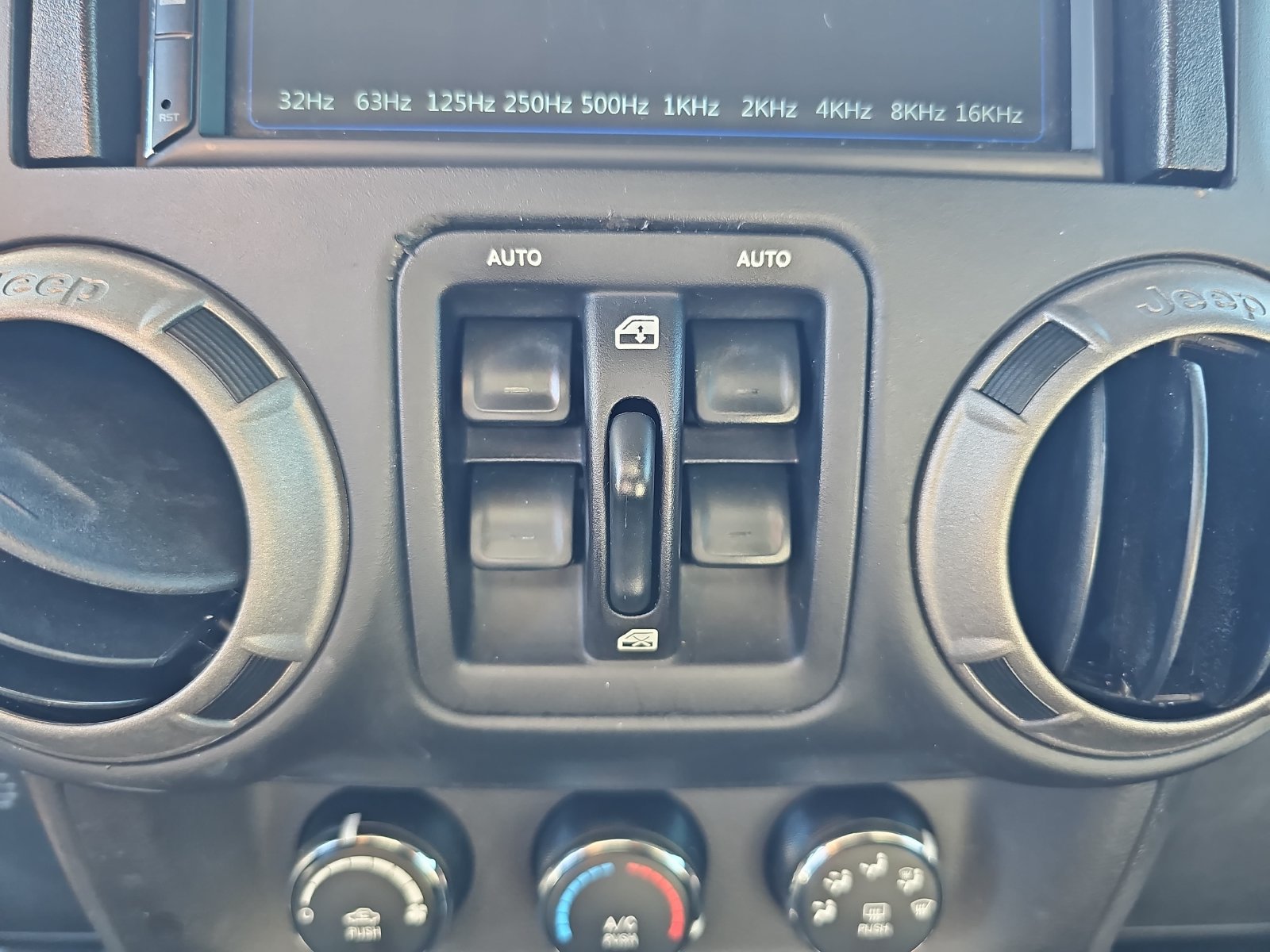 Used 2017 Jeep Wrangler Unlimited Sport w/ Quick Order Package 24S AWD/4WD image 26