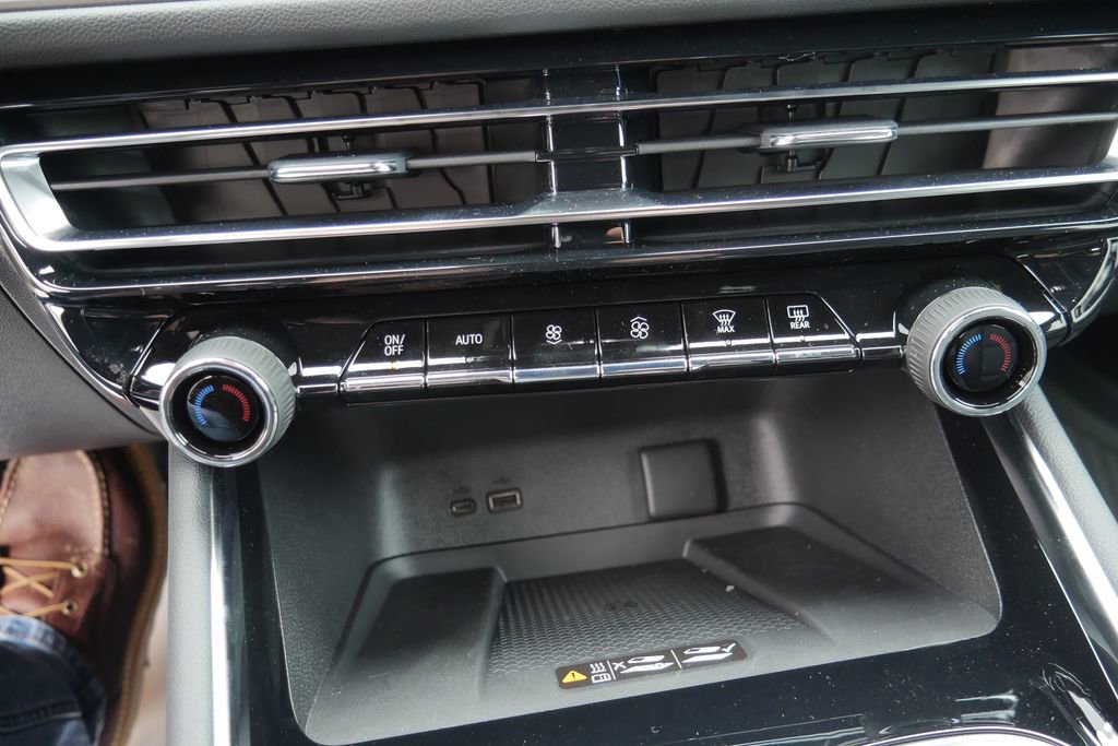 New 2026 Chevrolet Traverse LT w/ LPO, Floor Liner Package image 18