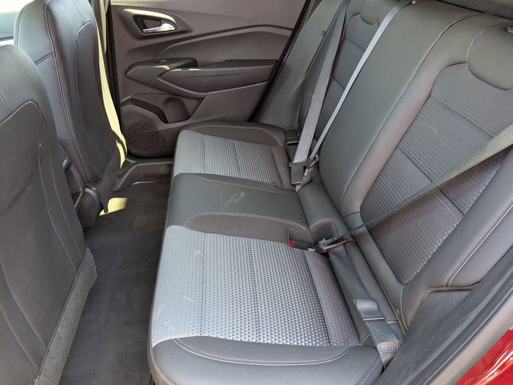 Used 2025 Chevrolet Trax LT w/ LT Convenience Package FWD image 25