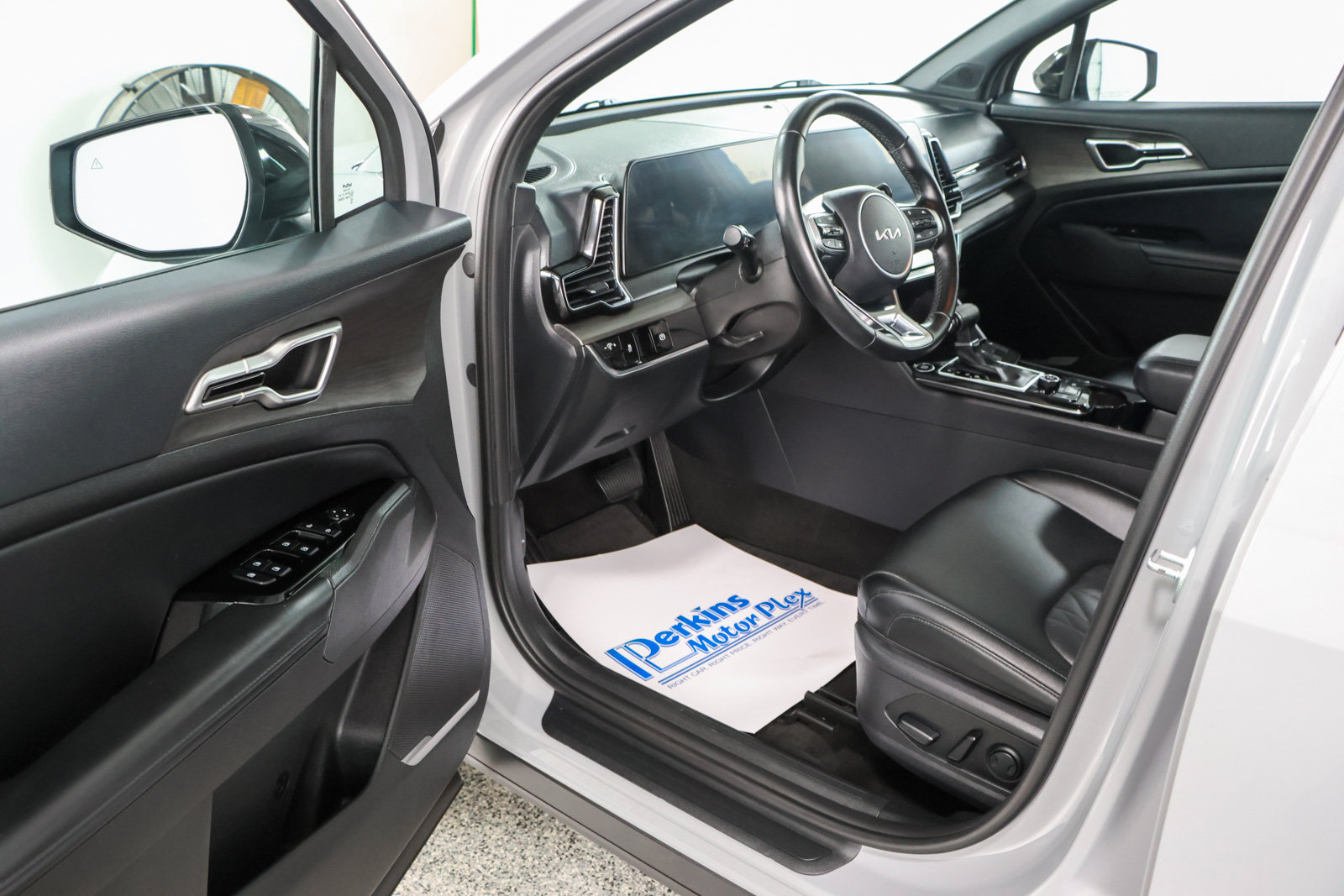 Used 2023 Kia Sportage X-Line AWD/4WD image 3