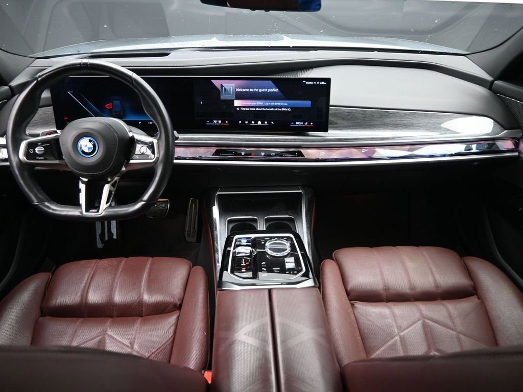 Used 2023 BMW i7 xDrive60 image 27
