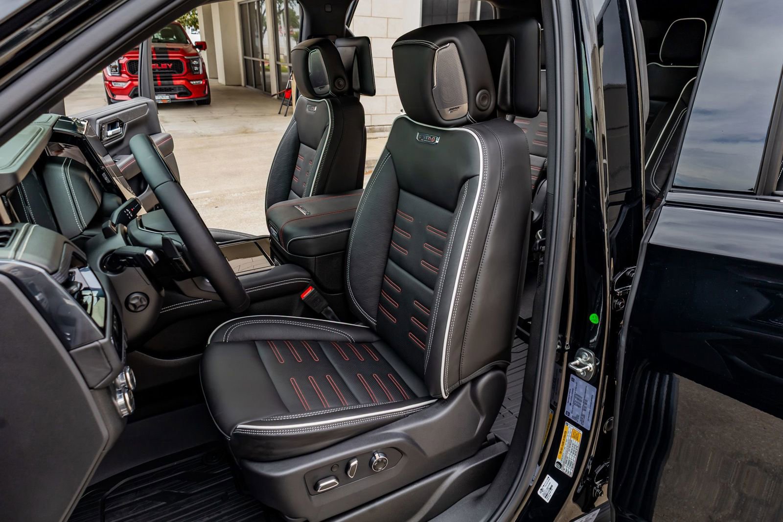 Used 2026 GMC Yukon AT4 Ultimate w/ LPO, Floor Liner Package image 30