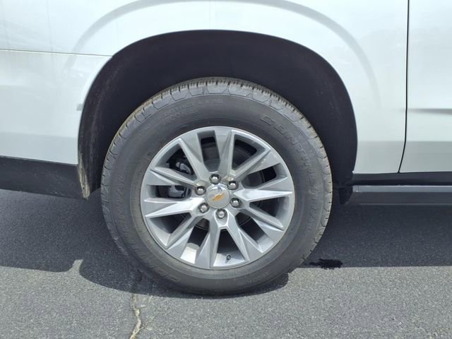 New 2025 Chevrolet Suburban Premier image 9