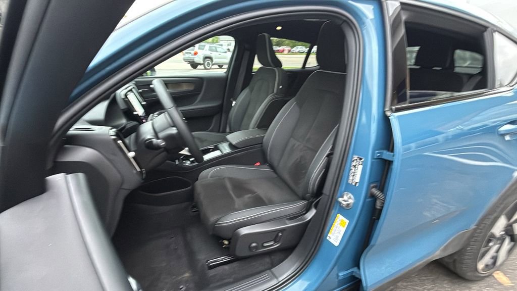Certified 2023 Volvo C40 P8 Recharge Ultimate AWD/4WD image 24