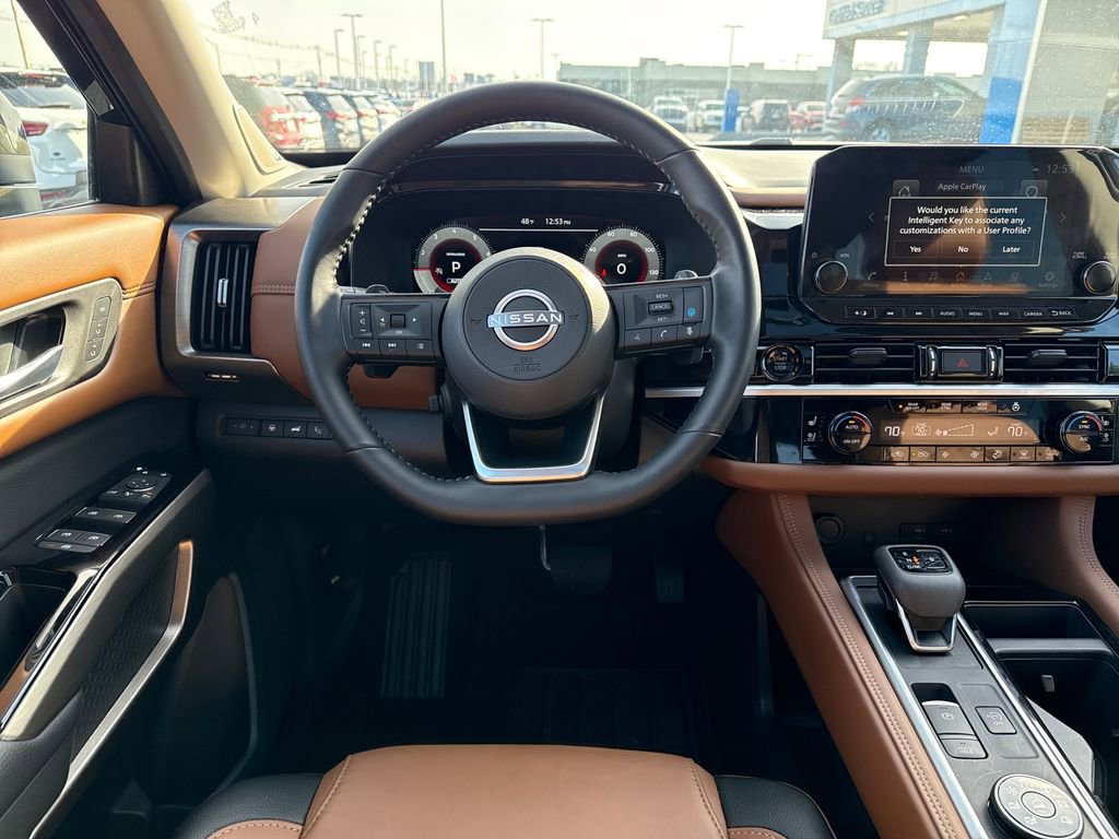 Used 2025 Nissan Pathfinder Platinum image 17