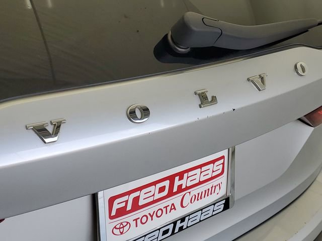 Used 2017 Volvo V90 T6 Cross Country image 9