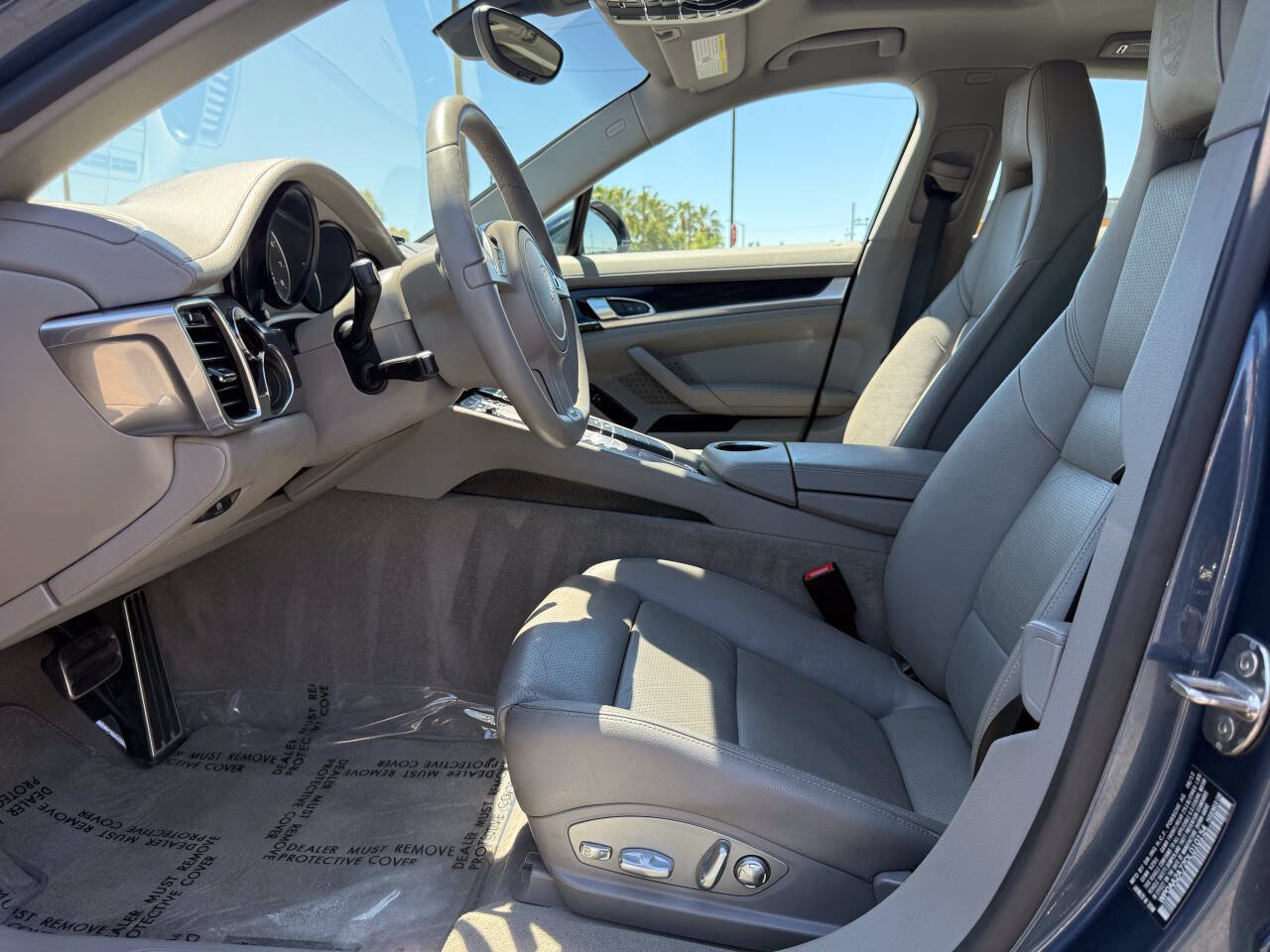Used 2013 Porsche Panamera RWD image 9