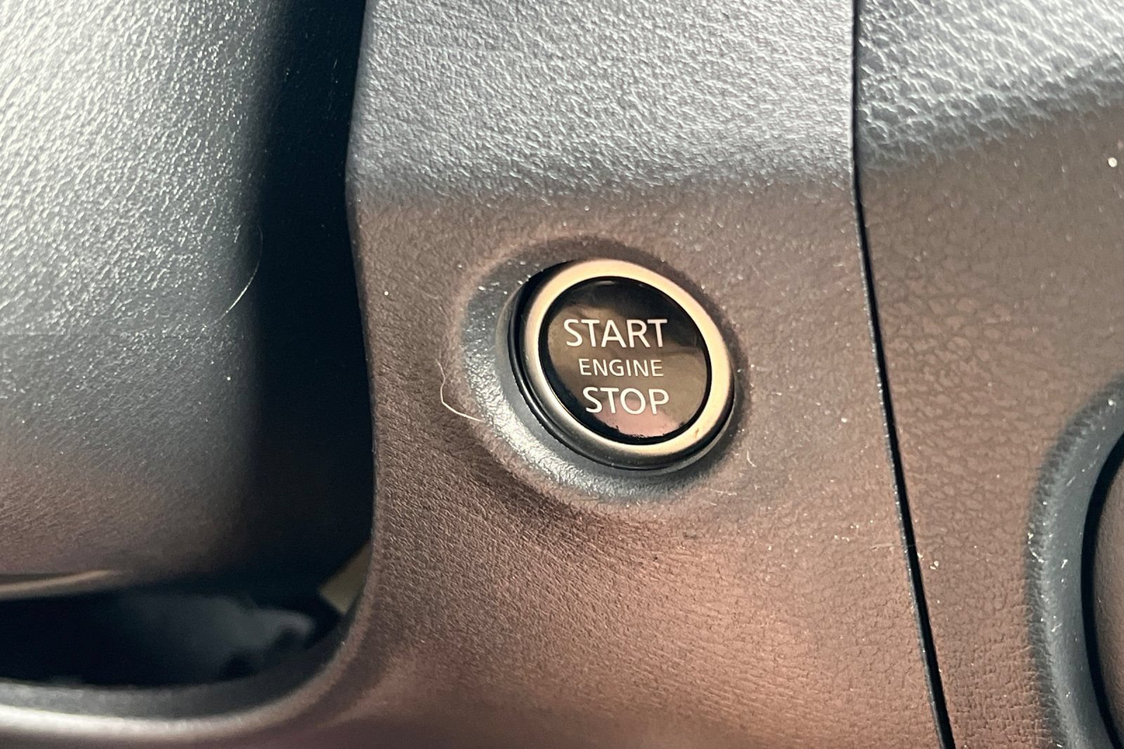 Used 2023 Nissan Frontier SV w/ Technology Package AWD/4WD image 18