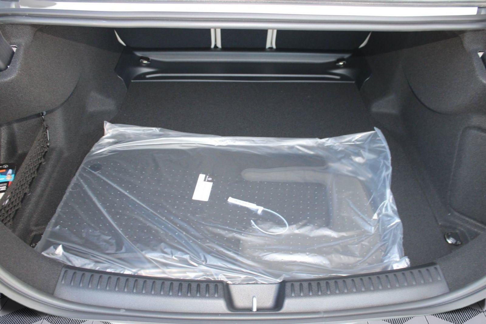 New 2026 Mercedes-Benz E 350 4MATIC Sedan image 30