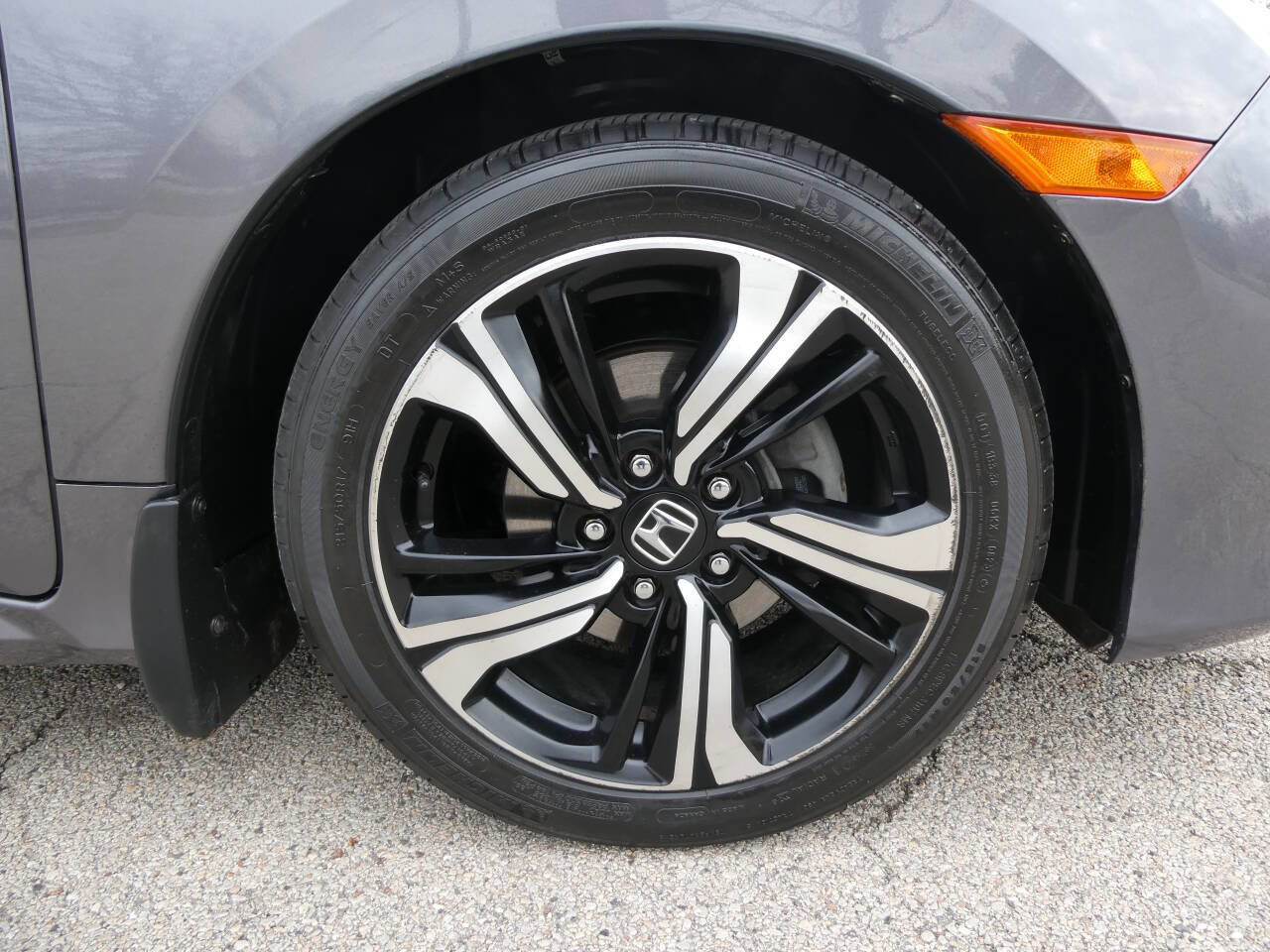 Used 2016 Honda Civic Touring image 32