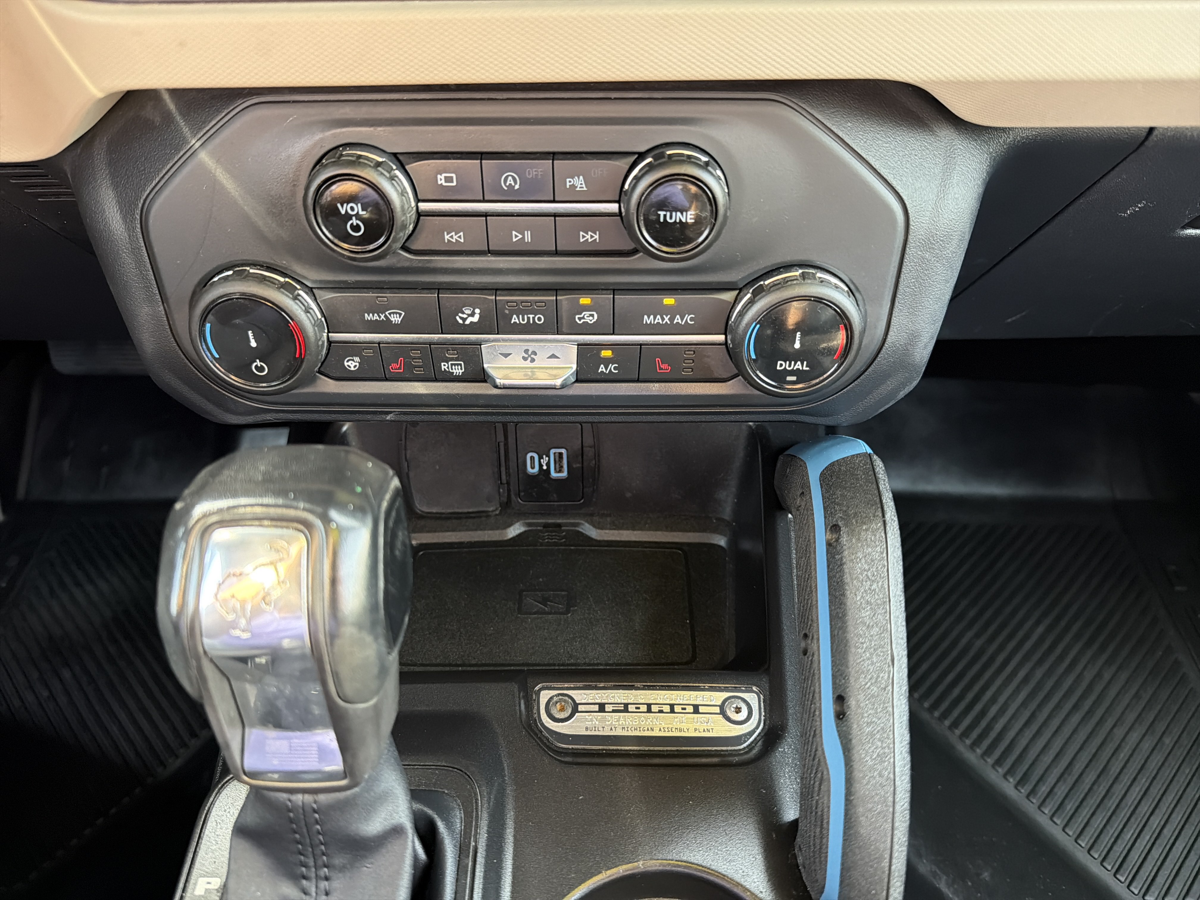 Used 2022 Ford Bronco Wildtrak AWD/4WD image 25