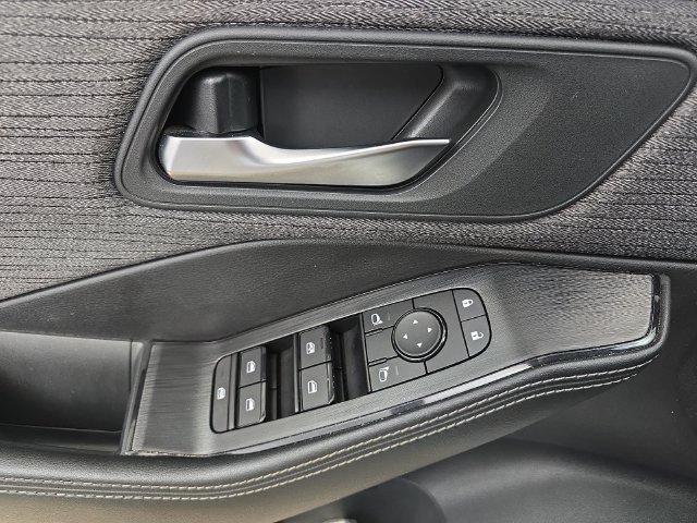 Used 2021 Nissan Rogue SV FWD image 27
