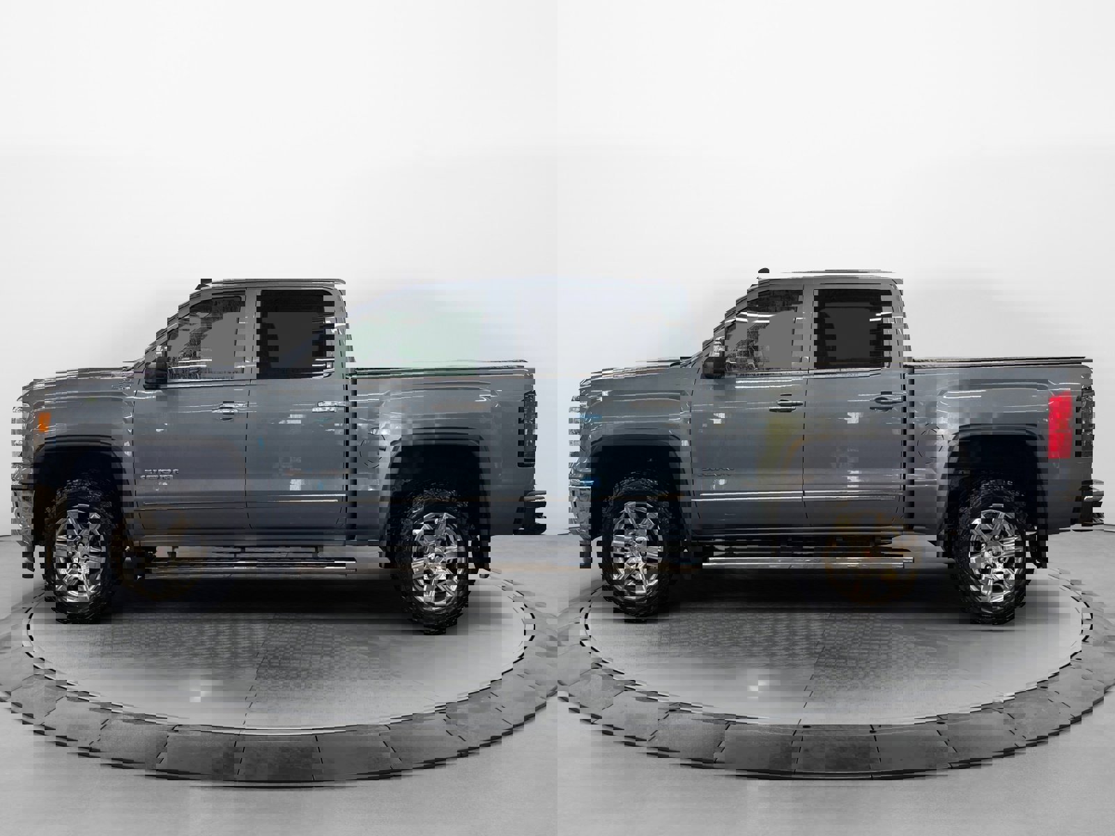 Used 2015 GMC Sierra 1500 SLT w/ SLT Preferred Package image 3