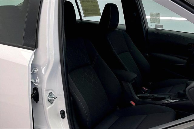 Used 2026 Toyota Corolla LE w/ LE Premium Package FWD image 6