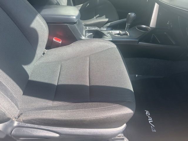 Used 2015 Toyota RAV4 XLE image 17