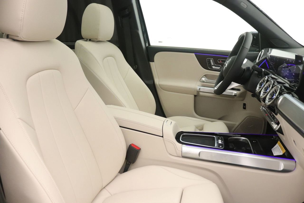 New 2026 Mercedes-Benz GLB 250 image 9