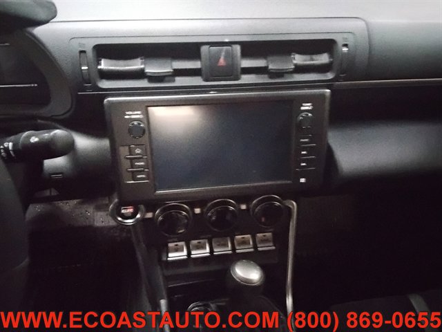 Used 2024 Toyota GR86 Premium RWD image 12